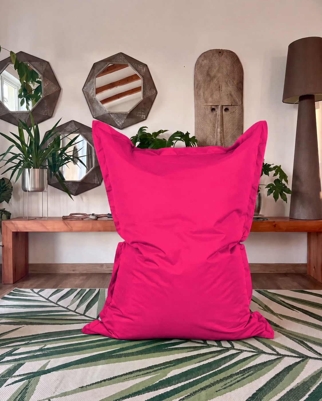 Puff Cojín XL rosa LittleOasis en living con plantas y decoración natural